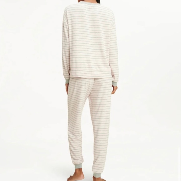 Splendid Winter Striped Pajamas - Picture 14 of 15